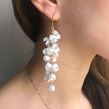 Load image into Gallery viewer, Wisteria Earrings