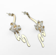 Load image into Gallery viewer, Ksana With Pearl Earrings